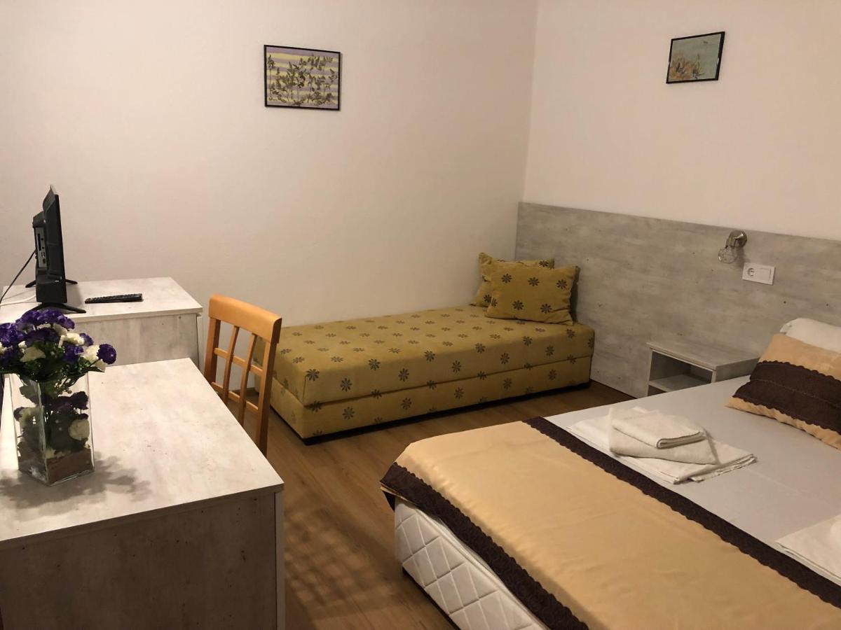 Guest Rooms Southern Nights Varvara  Exterior foto